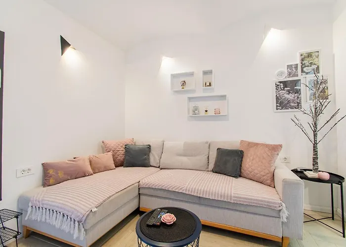 Flexible Selfcheckins 44 - Zagreb - New - Center