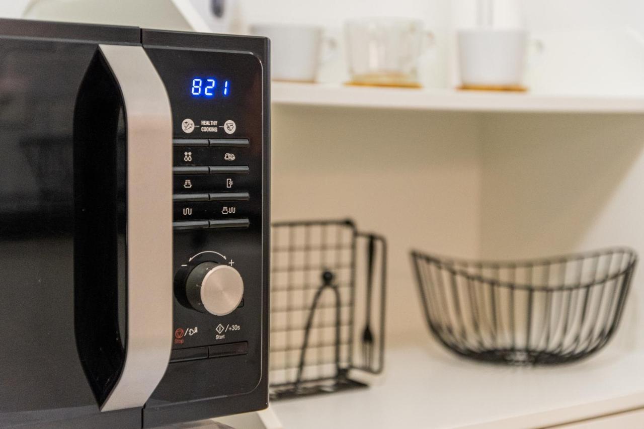 Flexible Selfcheckins 44 - - New - Center Apartma